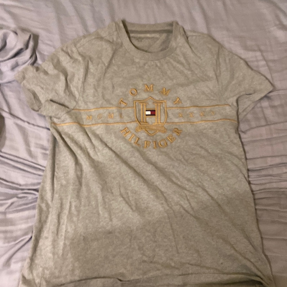 Grey t-shirt